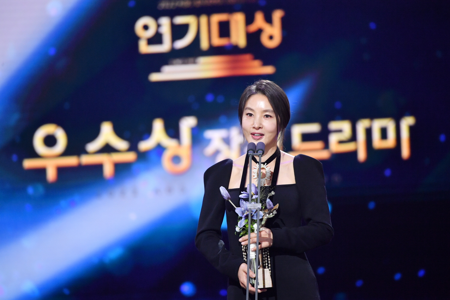 여인 2022